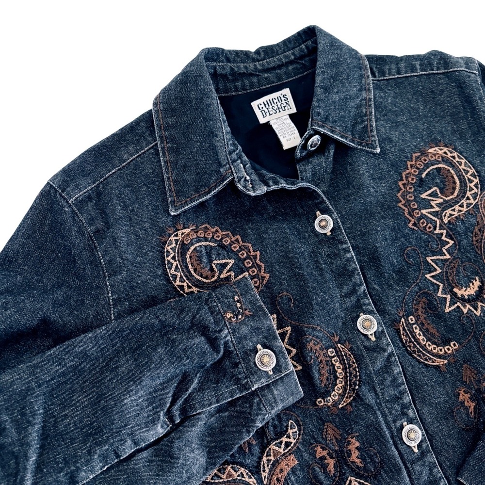 Chicos Design Denim Jacket Womens M Boho Geometric Metal Buttons Paisley Art